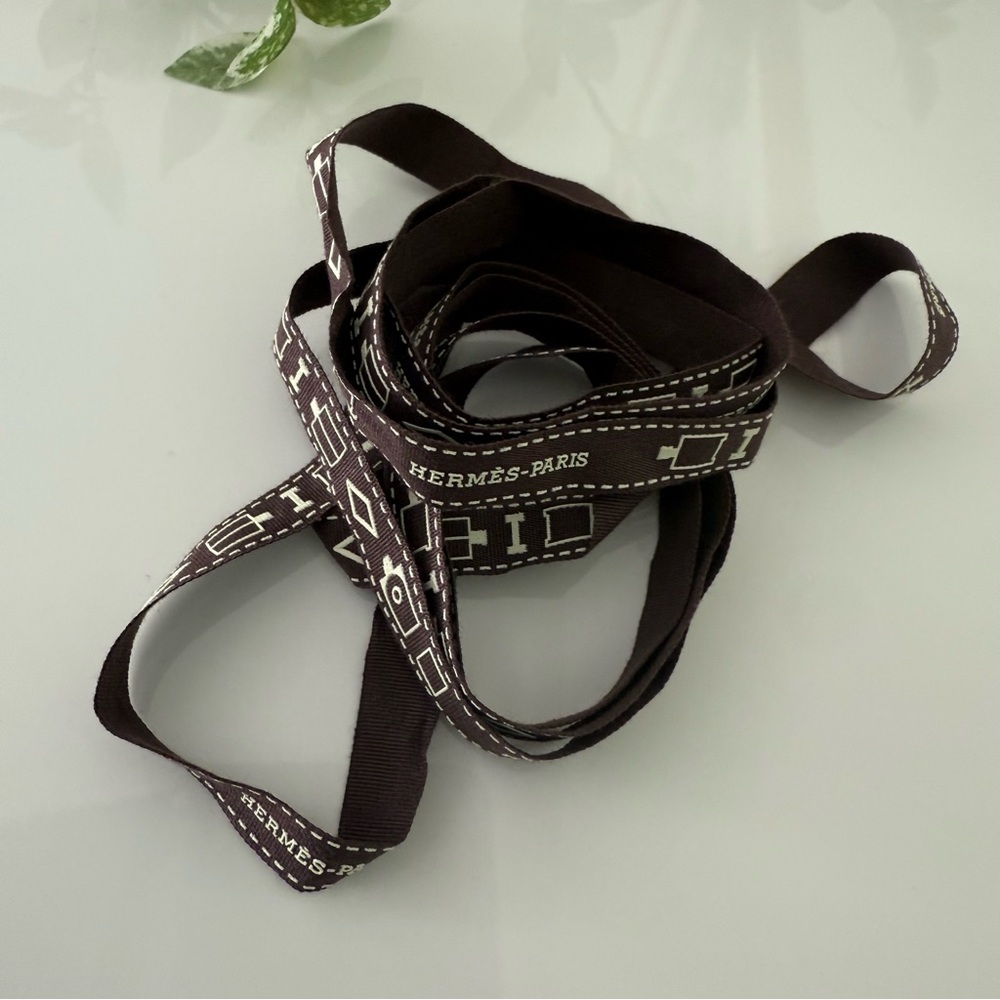 Authentic HERMES Ribbon - Picture 2 of 5